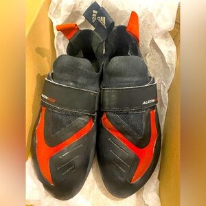 5.10 Five Ten (Adidas) Aleon Climing Shoe - size 6